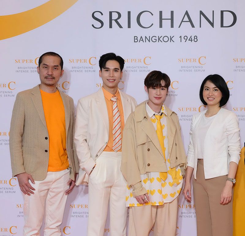 (ซ้าย) ระบิล สิริมนกุล,แม้ก-กรธัสส์ รุจีรัตนาวรพันธุ์, ณฐ-ณฐสิชณ์ เอื้อเอกสิชฌ์ และ พญ.ธิดากานต์ รุจิพัฒนกุล