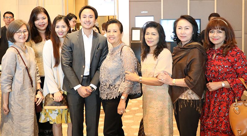 บรรดาเจ้าของธุรกิจโรงเรียนดนตรีทั้งรุ่นเก่าและรุ่นใหม่