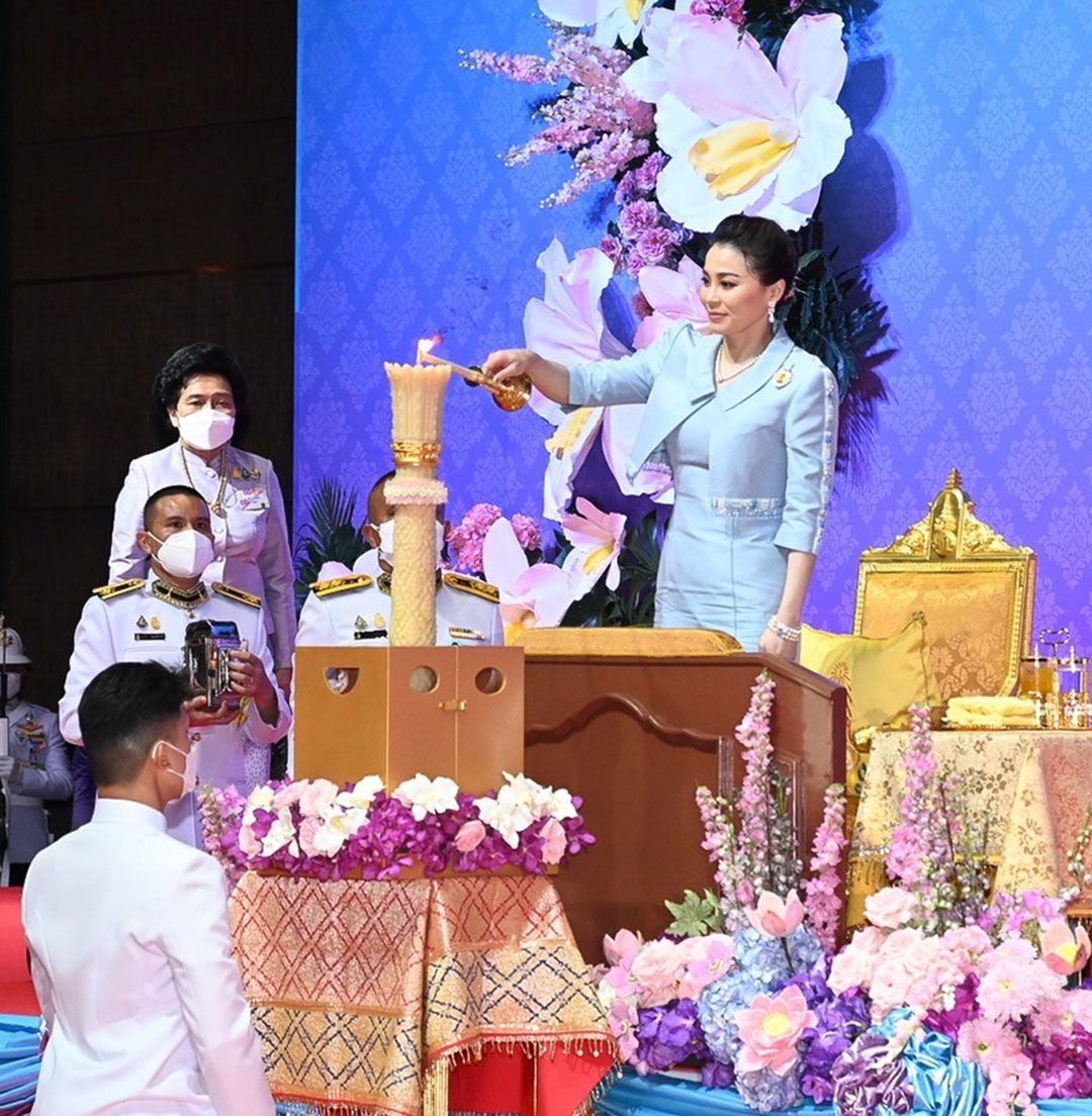 สมเด็จพระนางเจ้าฯ พระบรมราชินี ทรงจุดเทียนเปิดงาน “วันสตรีไทย ประจำปี 2565”

