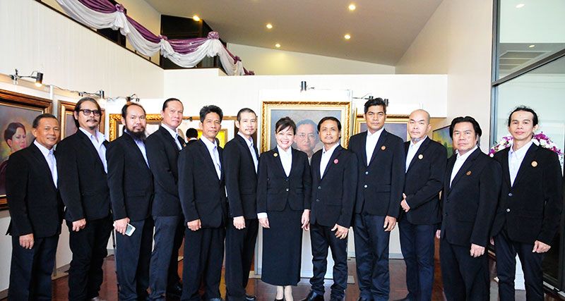 12 ศิลปินที่มาร่วมแสดงผลงาน

