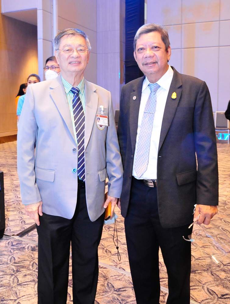 ผศ.ดร.วิชัย โถสุวรรณจินดา และ ผศ.ดร.พรเทพ จันทรนิรา