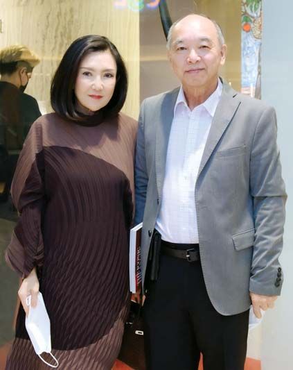 เยาวณี นิรันดร และ พล.อ.นพ.วิทยา
ช่อวิเชียร