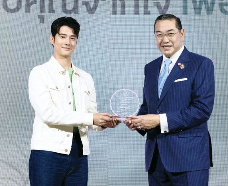 ภาพบรรยากาศศิลปิน ดาราจิตอาสา ที่ช่วยเหลือกิจกรรมในด้านต่างๆ ของสถาบันฯ มาโดยตลอด