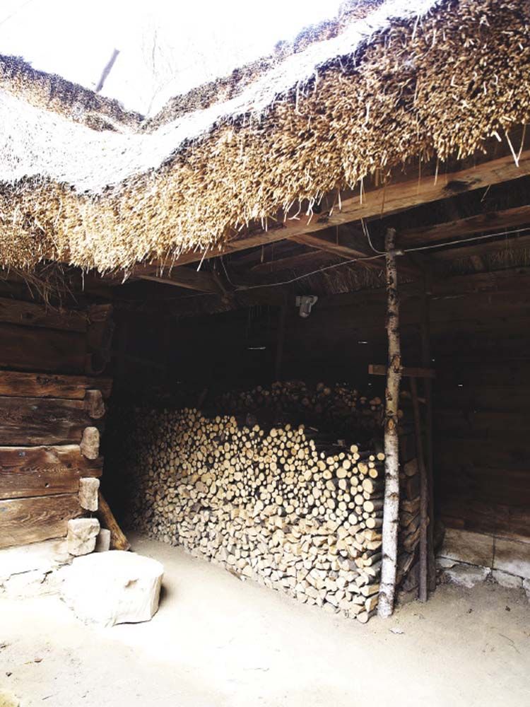 หลังคาโรงเก็บฟืน