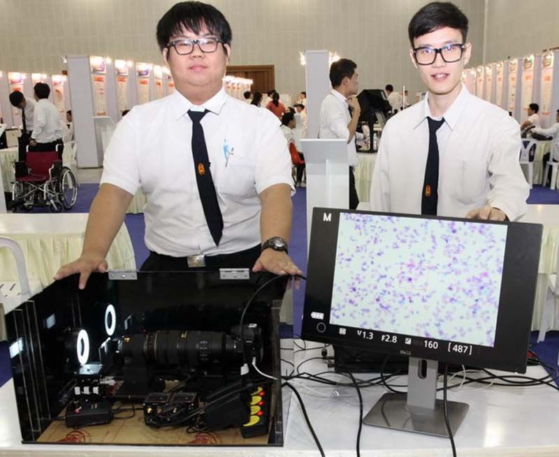 รางวัลเหรียญทองแดง รองชนะเลิศอันดับ 2 คือ ระบบ
คัดกรองเซลล์มะเร็งปากมดลูกด้วยปัญญาประดิษฐ์
(AI) (Cervical Cancer Cells Classification using Artificial Intelligent) ผลงานของ ธนกฤษ จิตติชัยเวทย์
และ สุวิชา ศศิวิมลกุล