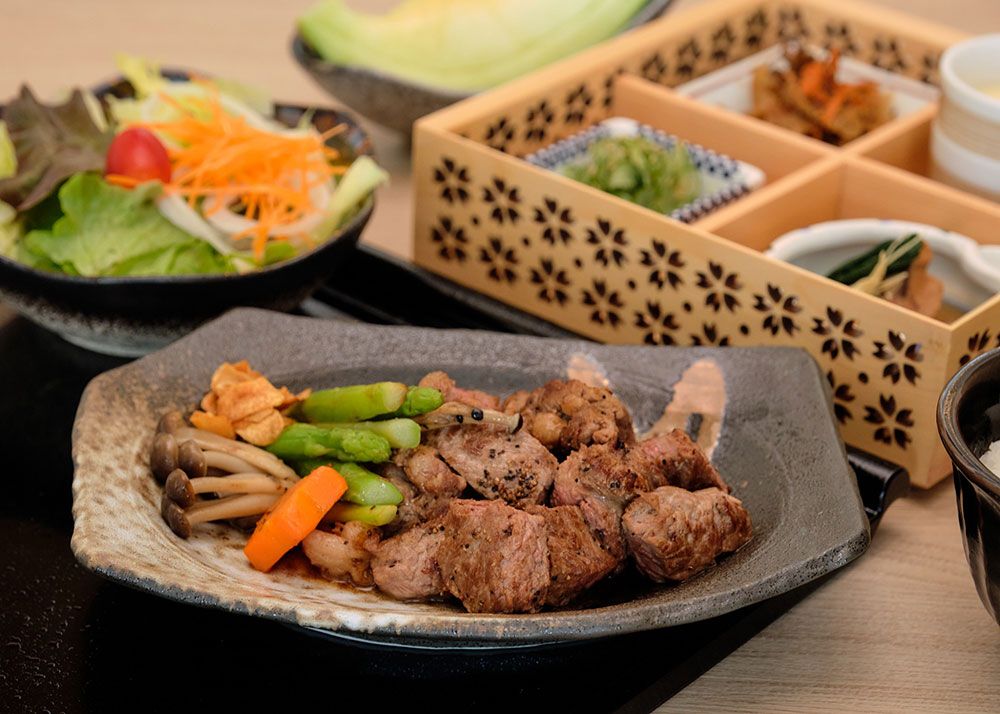 เซต เมนูชุดโกเซ็น-เนื้อย่างอย่างดี

