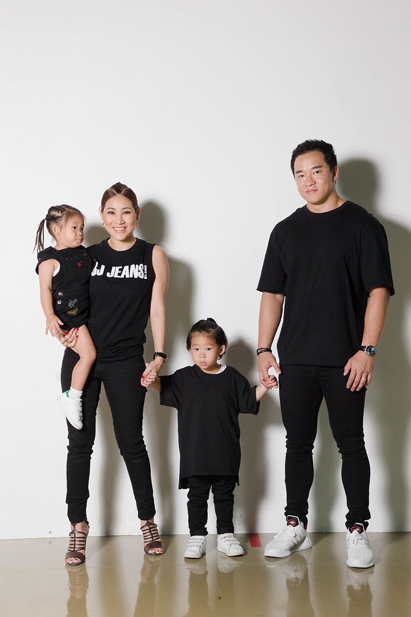 กัลยาณี-พรเทพ กมลวิศิษฎ์ พร้อมด้วยน้องวาเลนไทน์และน้องเวโรนี