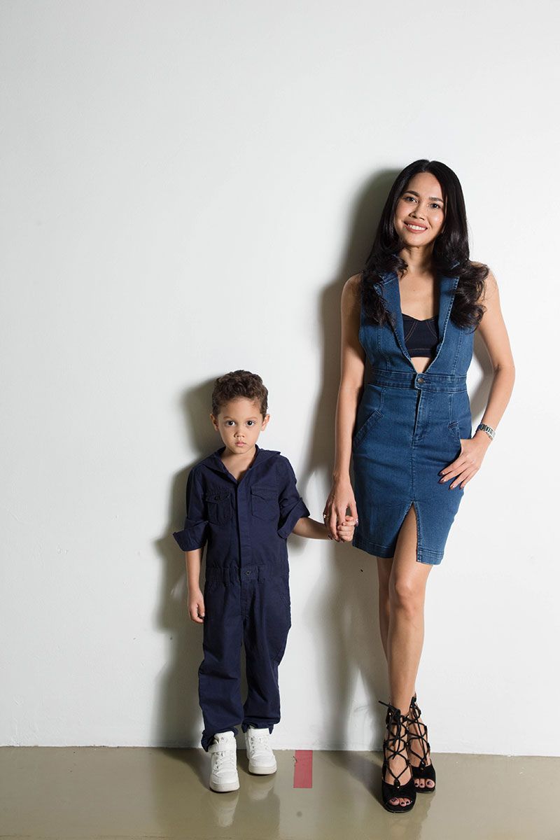 น้องฮาร์เปอร์ และคุณแม่พรทิพย์ คอลลินซ์

