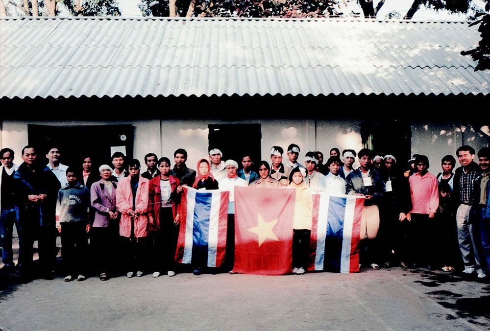 ภาพถ่ายสมัยที่ นพ.สุนทร อันตรเสน ไปรักษาผู้ป่วยโรคหูน้ำหนวกในประเทศต่างๆ กว่า 30 ปี มากกว่า 80 เมือง ใน 10 ประเทศรักษาผู้ป่วยไปแล้วกว่า 70,000 ราย