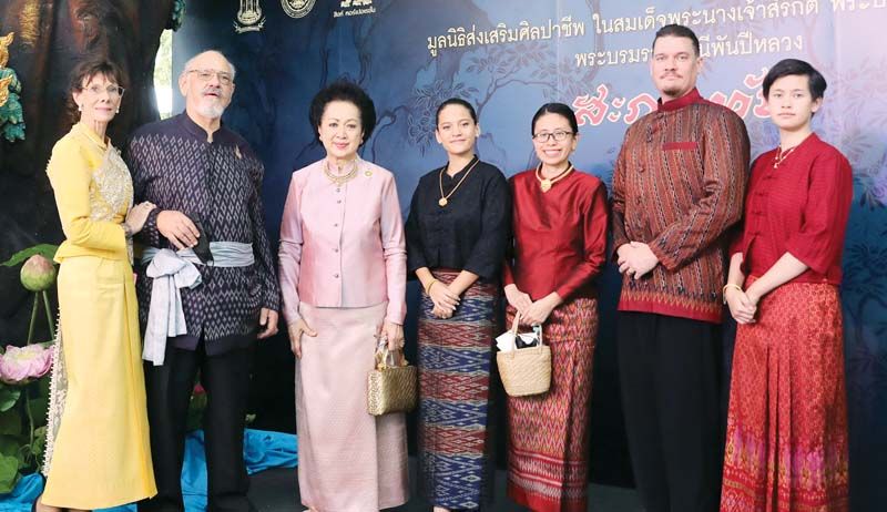 ท่านผู้หญิงภรณี มหานนท์ และแขกผู้มาร่วมชมโขนฯ