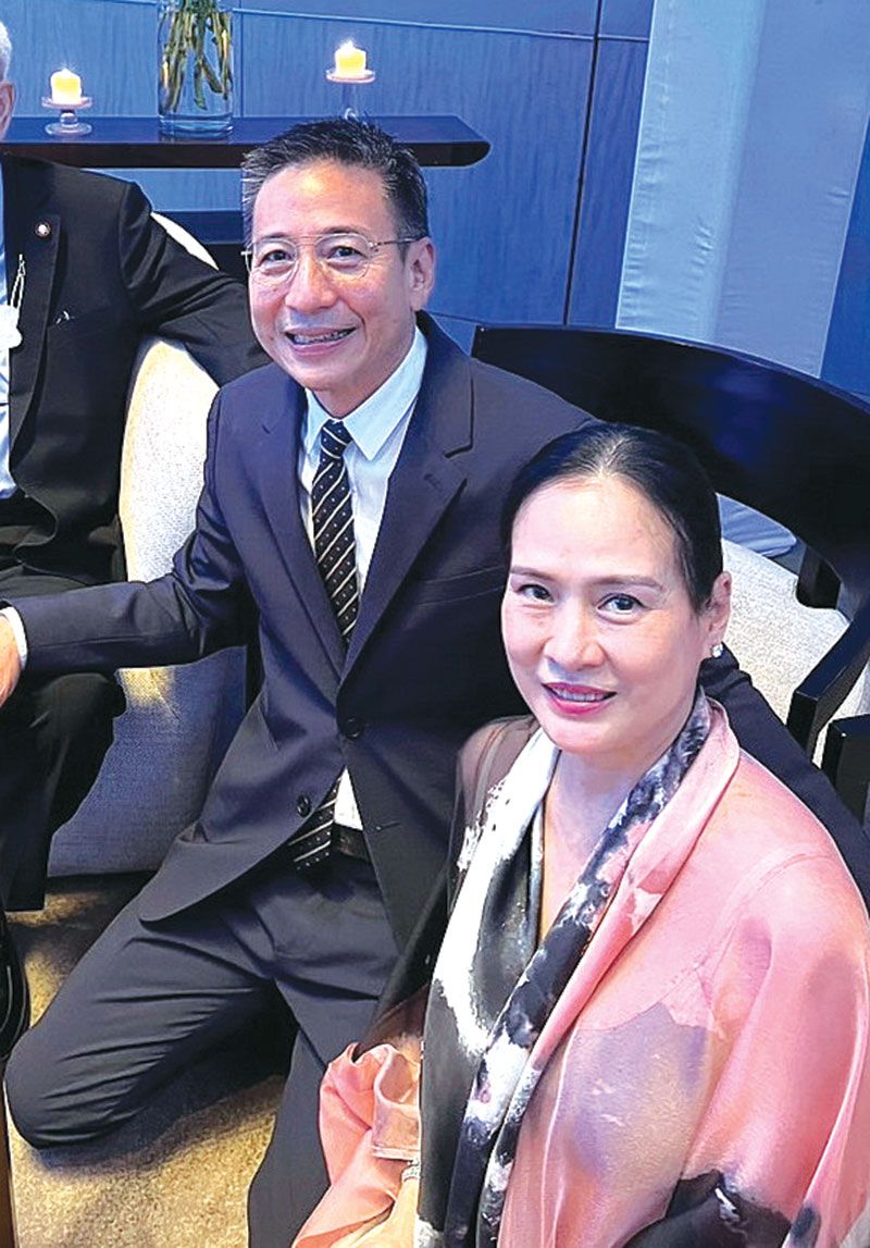 พรวุฒิ สารสิน และ ม.ร.ว.
สุภาณี ดิศกุล

