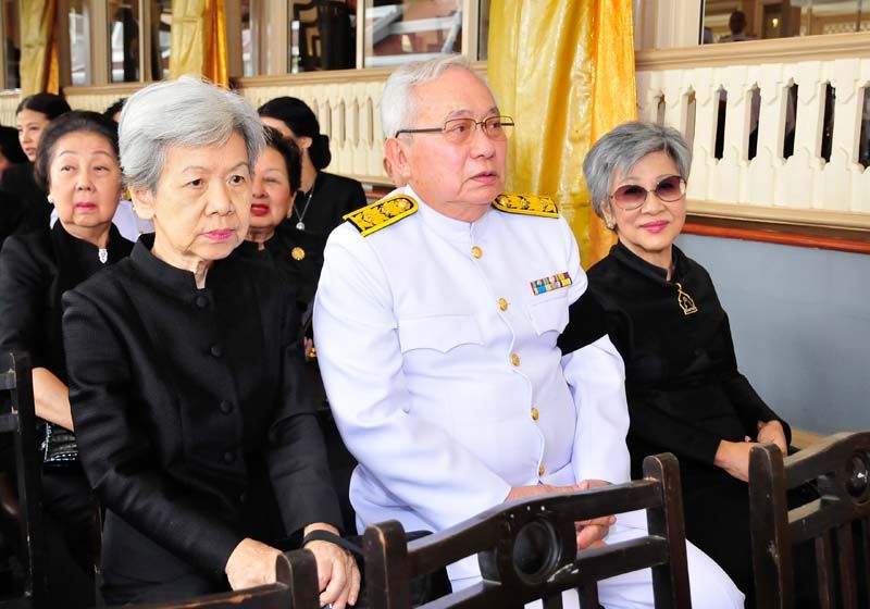 น้องสาวทั้งสอง ทวีนุช จ่างตระกูล, คุณหญิงจำนงศรี-
ดร.ชิงชัย หาญเจนลักษณ์