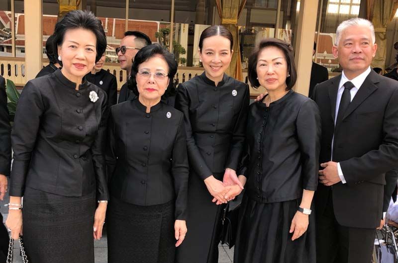 นวรัตน์ เสรีบุรี , ยุพา-นวลพรรณ ล่ำซำ

