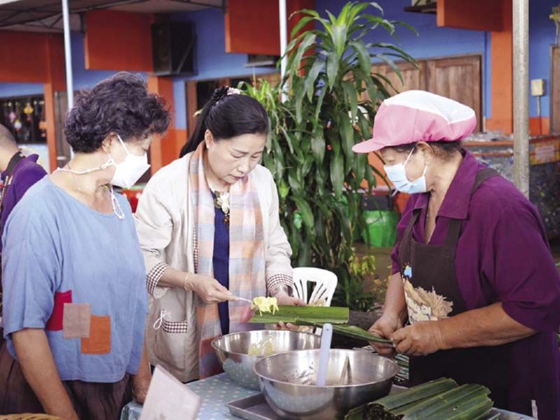 สาธิตการทำขนมจาก


