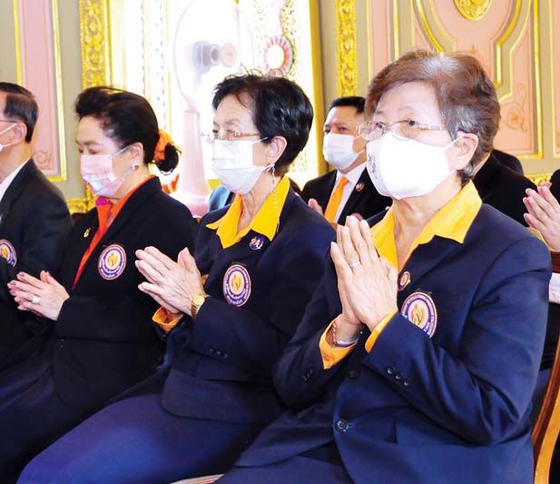 ศ.กิตติคุณ ดร.อัจฉรา จันทร์ฉาย, รศ.สุทธิมา
ชำนาญเวช และ ผาณิต พูนศิริวงศ์