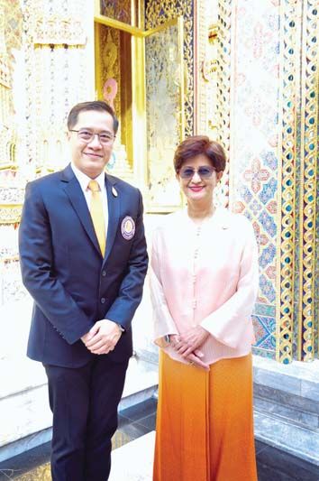 วีระศักดิ์ โควสุรัตน์ และ นฤมล ล้อมทอง
