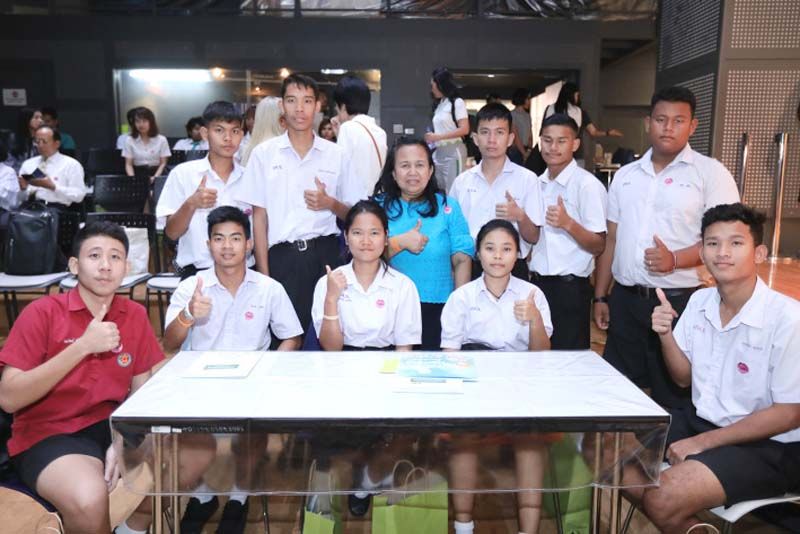 น้องๆ ผู้พิการทางการได้ยิน จาก รร.โสตศึกษาทุ่งมหาเมฆ 
มาร่วมกิจกรรม