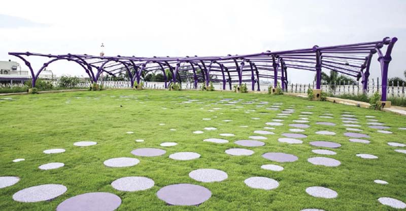 “สวนบำบัดลอยฟ้า” กลางเมืองที่ใหญ่ที่สุดในประเทศไทย