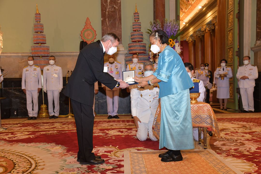 นพ.ดักลาส อาร์. โลวี เข้ารับพระราชทานรางวัลสมเด็จเจ้าฟ้ามหิดล ประจำปี 2565 สาขาการสาธารณสุข

