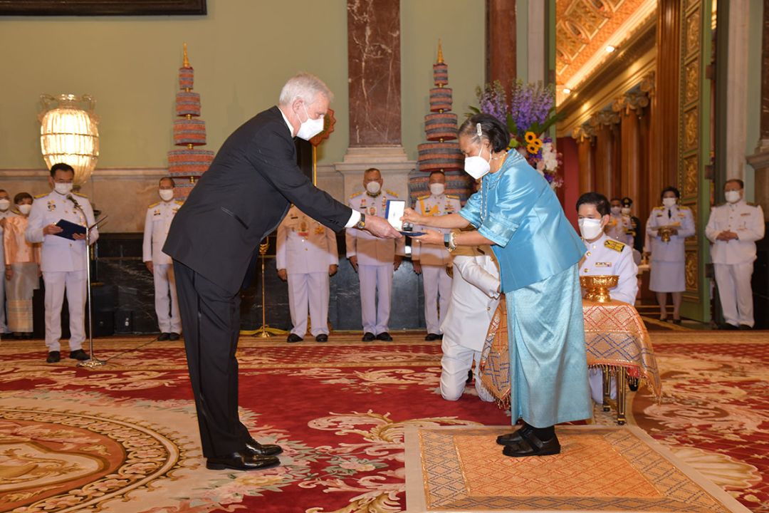 ดร.จอห์น ที. ชิลเลอร์ เข้ารับพระราชทานรางวัลสมเด็จเจ้าฟ้ามหิดล ประจำปี 2565 สาขาการสาธารณสุข

