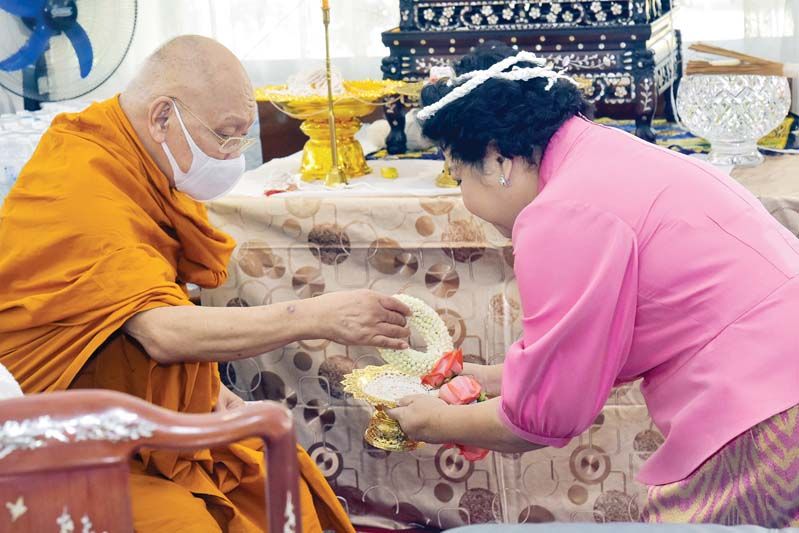 สมเด็จพระมหาธีราจารย์ เมตตาเป็นประธานเจริญพระพุทธมนต์นพเคราะห์ เนื่องในโอกาสวันคล้ายวันเกิด เบญจมาศ รุจิรวงศ์