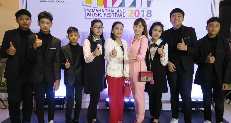 วิศน์กานต์ ขุนสุวรรณ ผู้บริหาร และ ณัฐตชา จันทกลัด ที่ผลักดันนักเรียนยามาฮ่าสุพรรณบุรี 

