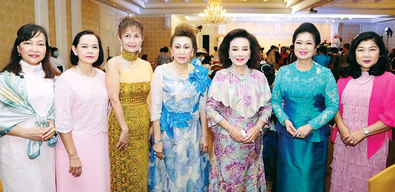 ศิริเพ็ญ เมฆยงค์, นภาพร วรรณแสง, สุพัตรา บุณยะตุลานนท์, เพ็ญศรี สุขเจริญผล, อุไร คุณานันทกุล, ฉัตรสุดา จันทร์ดียิ่ง และ ฉลวยพรรณ สุขเกื้อ

