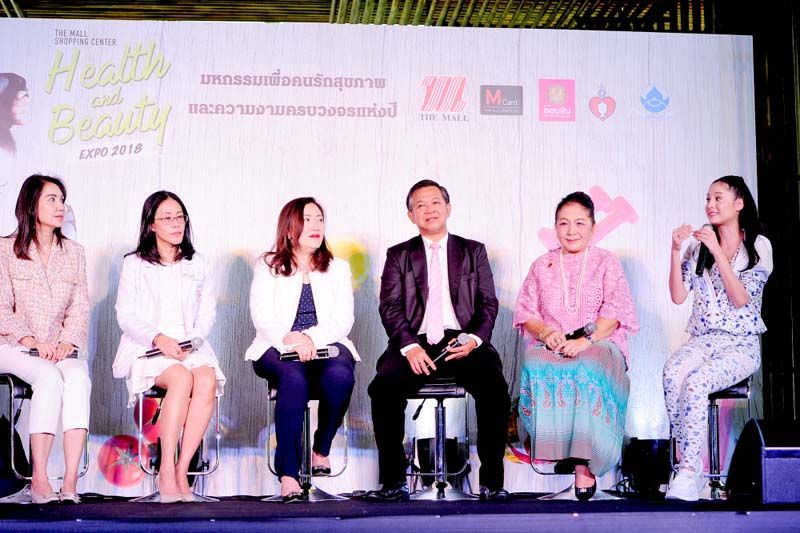 อนุสสรา จันทรวิถี จากมูลนิธิถันยรักษ์ฯ, พญ.พิมพ์ชนก บุษกรเรืองรัตน์ ผอ.สถาบันตรัยญา, วรลักษณ์ ตุลาภรณ์,
อนุรักษ์ เสงี่ยมจิตร, ฉันทนา ดาวราย รองประธานมูลนิธิเด็กโรคหัวใจฯ และขวัญ-อุษามณี ไวทยานนท์