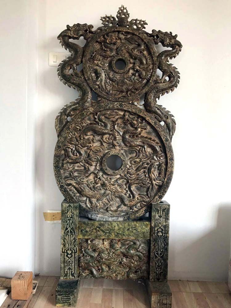 หินหยกแกะสลักรูปมังกรคู่ อายุกว่า 700 ล้านปี

