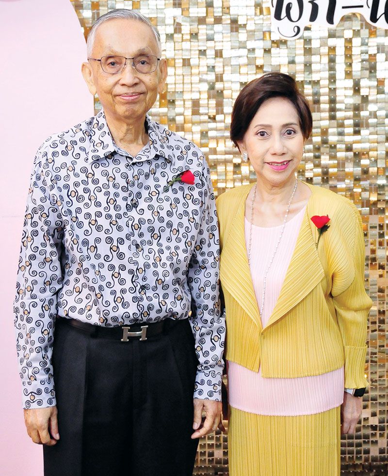 อดีต ผบ.ทอ. พล.อ.อ.คงศักดิ์-
สลิลลาวัลย์ วันทนา