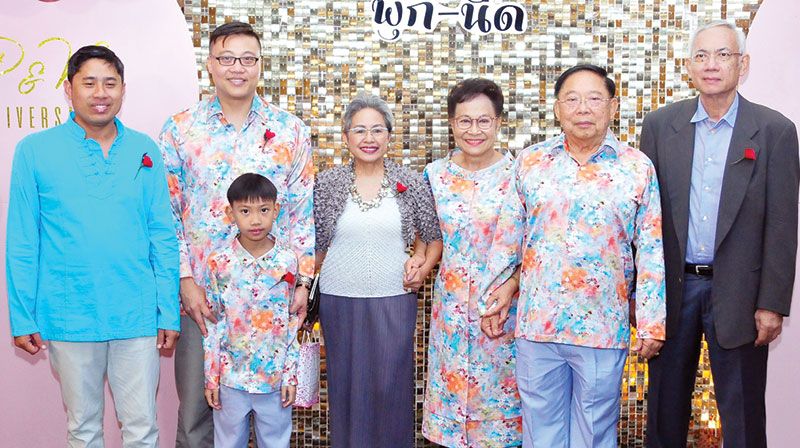 ผศ.ดร.กฤษฎา-ม.ร.ว.ภวรี สุชีวะ และบุตรชาย แจ่มจรัส สุชีวะ

