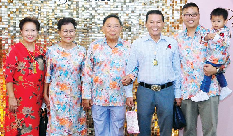 พล.อ.อ.อนุพันธ์-ผศ.วรลักษณ์-จารุทัศ สนิทวงศ์ฯ ต้อนรับ กัปตันชุมพร-สุดคนึง ผดุงกิจ

