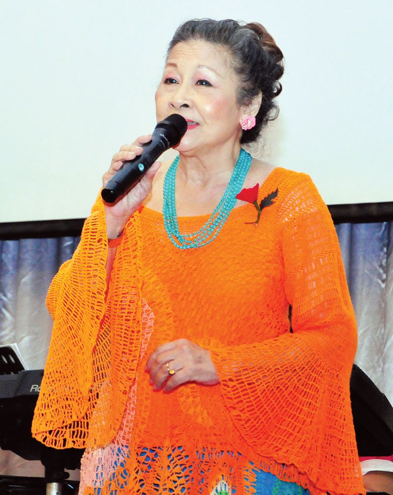 นีรนุช ปัทมสูต กับเพลง “ขอให้รักกัน” มอบให้
พี่สาว-พี่เขย