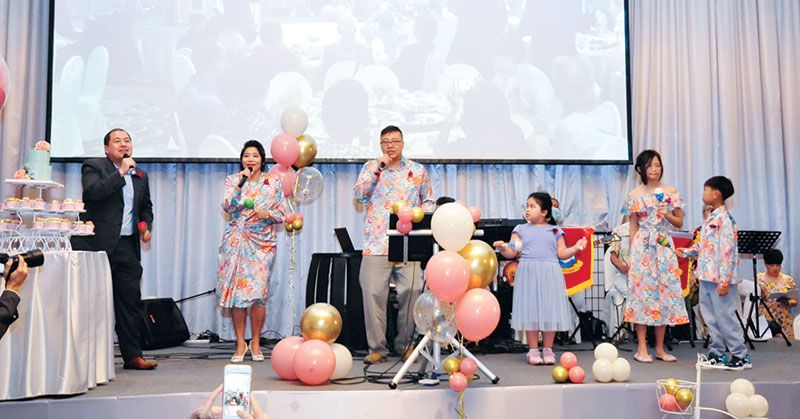 ลูกๆ หลานๆ นำโดย ดร.จารุวรี-จารุทัศ สนิทวงศ์ฯ, กษาปณ์ ปัทมสูต ร่วมสร้างความบันเทิง

