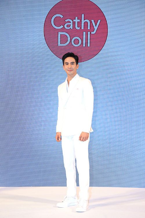 โป๊ป-ธนวรรธน์ วรรธนะภูติ 

