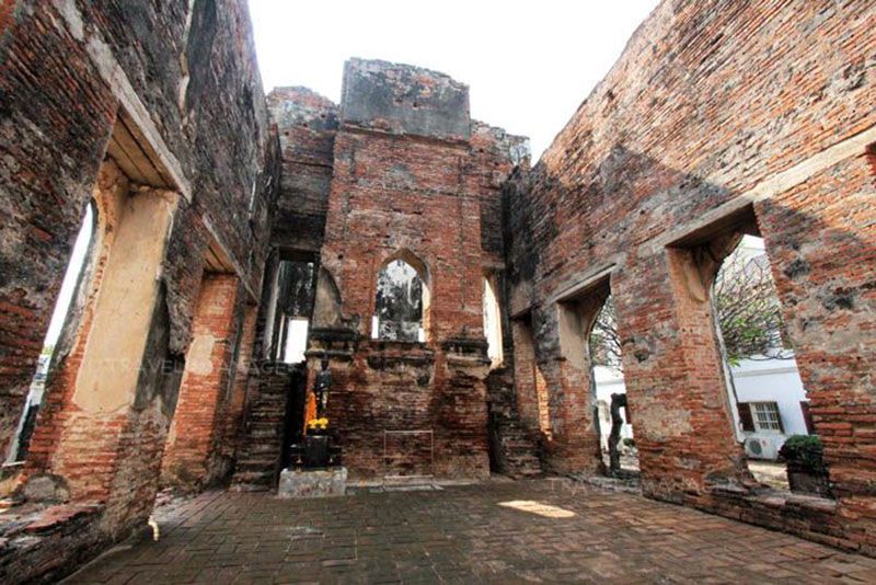 พระที่นั่งดุสิตสวรรค์ธัญญมหาปราสาท ภายในพระราชวังนารายณ์ราชนิเวศน์ จ.ลพบุรี