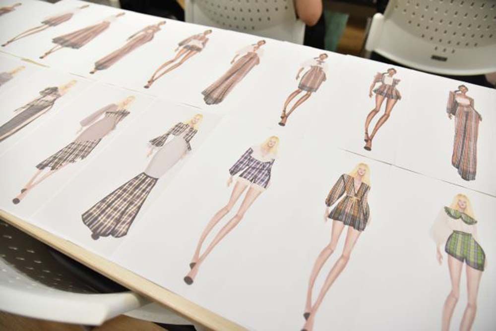 ผลงานการออกแบบชุดของน้องๆ คณะศิลปกรรมศาสตร์ฯ

