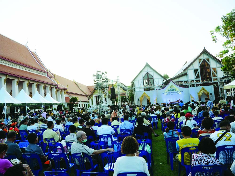 เวทีการแสดงกลางแจ้ง

