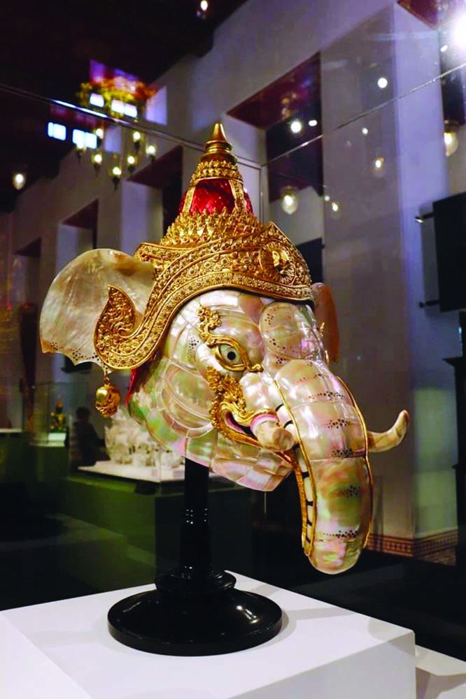 หัวโขนพระพิฆเณศประดับมุก