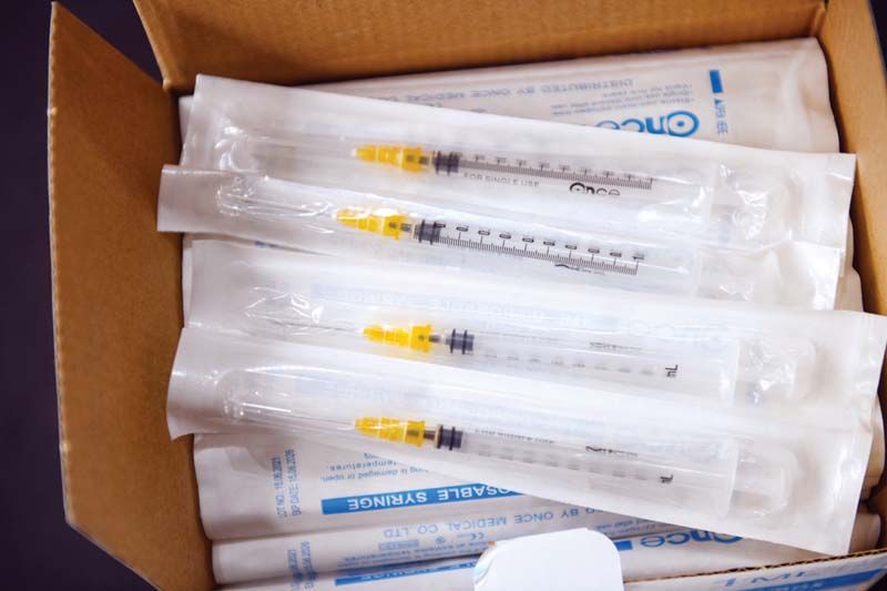 ตัวอย่างอุปกรณ์ทางการแพทย์ และกระเป๋ารีไซเคิล