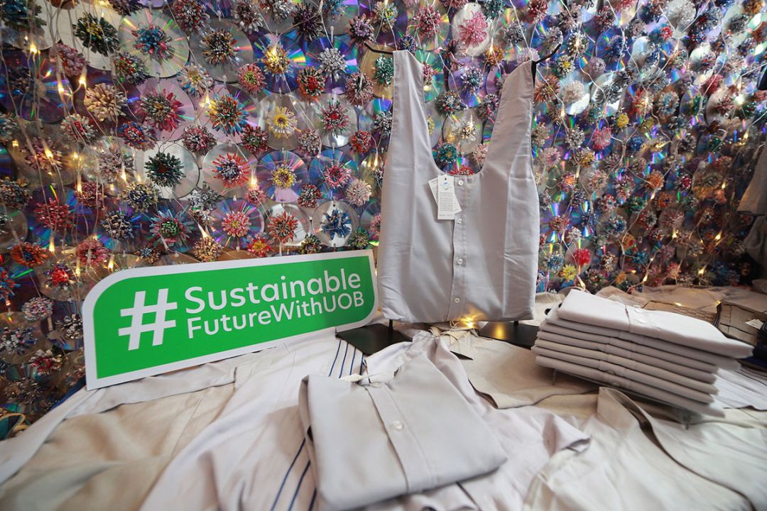 ผลงานศิลปะจัดวาง “Clothespocalypse”

