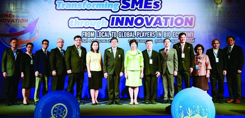 รศ.นพ.สรนิต ศิลธรรม ปลัดกระทรวงวิทยาศาสตร์และเทคโนโลยี เป็นประธานเปิดงานสัมมนา
และนิทรรศการ พร้อมด้วย พล.อ.ถเกิงกานต์ ศรีอำไพ ประธานคณะกรรมการบริหาร วว. พร้อมด้วย ดร.ลักษมี ปลั่งแสงมาศ ผู้ว่าการ วว. และผู้บริหารและพนักงาน วว. ร่วมงาน