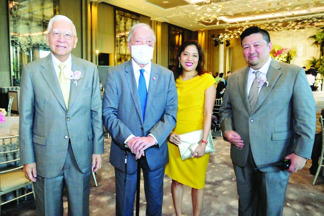 ดร.วรพัฒน์ อรรถยุกติ, วิทยา เวชชาชีวะ, นภกานต์ วรรธนะกุล มีพี่ชายเจ้าบ่าว จอม เชี่ยวสกุล ต้อนรับ