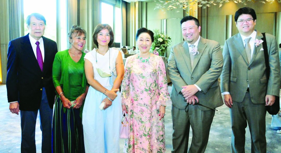วีระพล-ดวงใจ-จันทร์รัตน์ อดิเรกสาร,ผาณิต พูนศิริวงศ์, จอม เชี่ยวสกุล
และ พิชญ์พัฒน์ กิจเกิดแสง