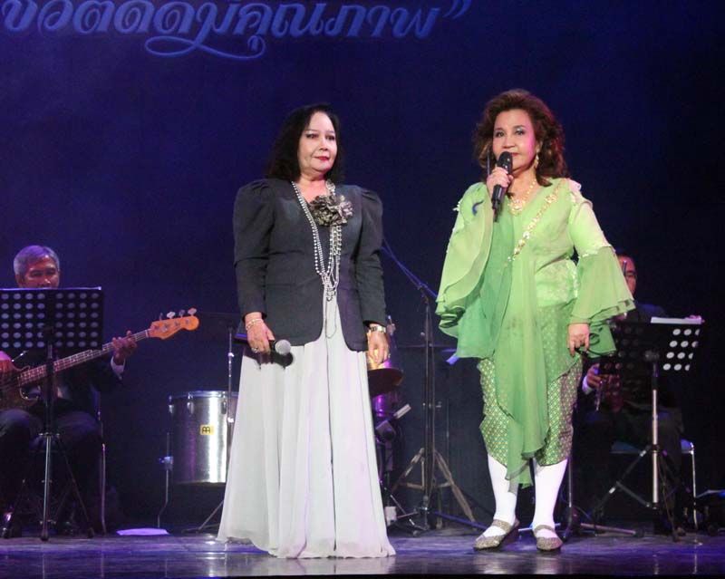 รวงทอง ทองลั่นทม ศิลปินแห่งชาติ และ ศรวณี โพธิเทศ