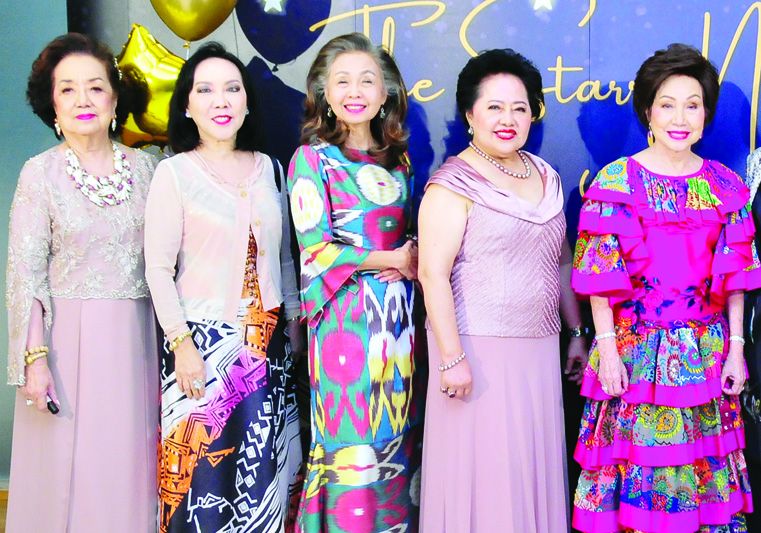 ปราไพ ปราสาททองโอสถ, รุจิตร สุธนะเสรีพร, พรสรรค์ กำลังเอก,
สุวรรณี ประเทืองสิทธิ์ และ สุภาพรรณ พิชัยรณรงค์สงคราม