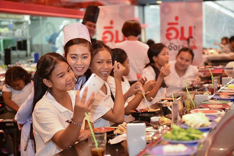 เซลฟี่เป็นที่ระลึกกันหน่อย