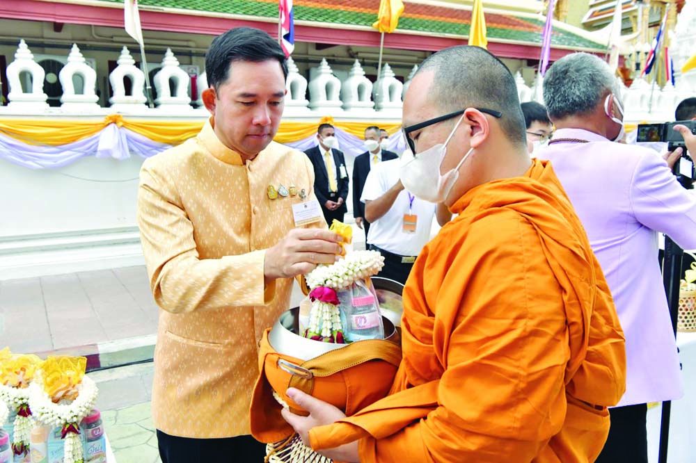 นายอิทธิพล คุณปลื้ม รัฐมนตรีกระทรวงวัฒนธรรม

