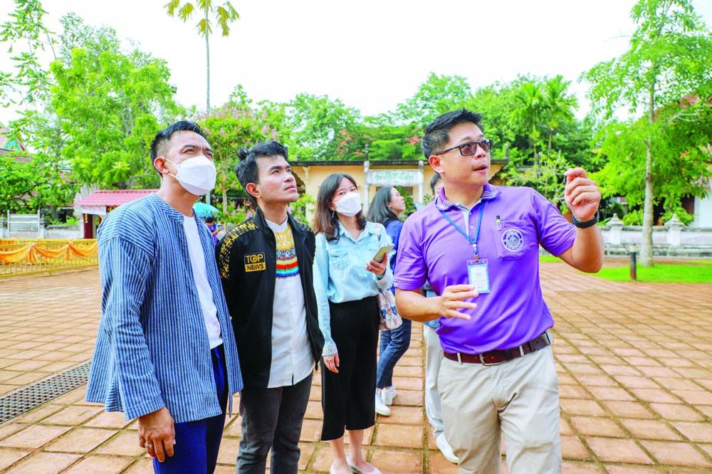 นักโบราณคดีให้ความรู้สื่อมวลชน