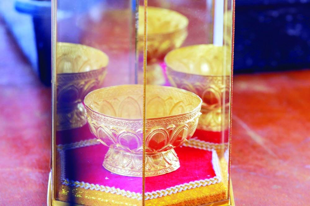 พานทองคำที่สมบูรณ์ที่สุด